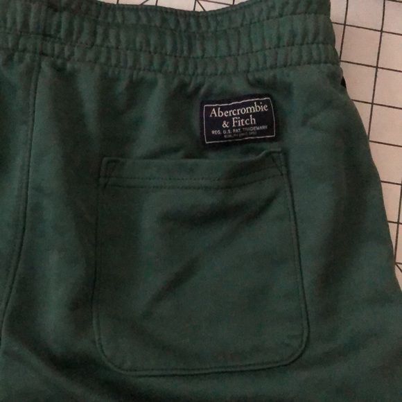 Abercrombie & Fitch shorts - Picture 5 of 8